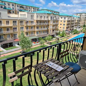 Cosmopolis 1 Apartament